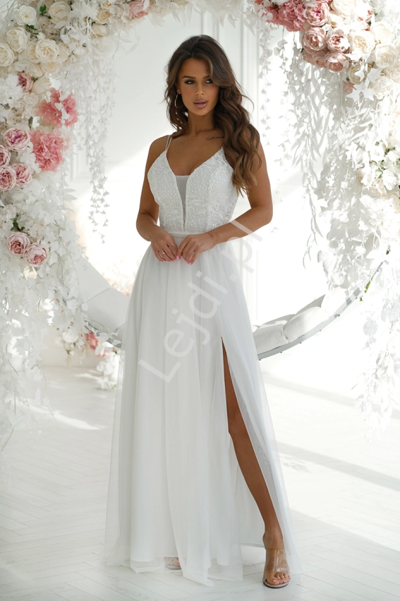 Biała suknia ślubna z odkrytymi plecami, tiulowa sukienka ślubna na cienkich ramiączkach HB300